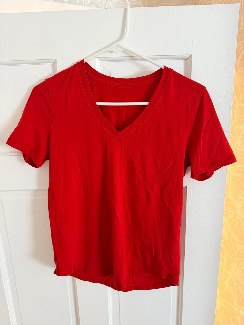 Lululemon love tshirt V-Neck Women's Tee in Red